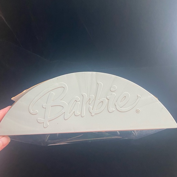 2004 Vintage Special Edition Christmas Barbie - Picture 4 of 8